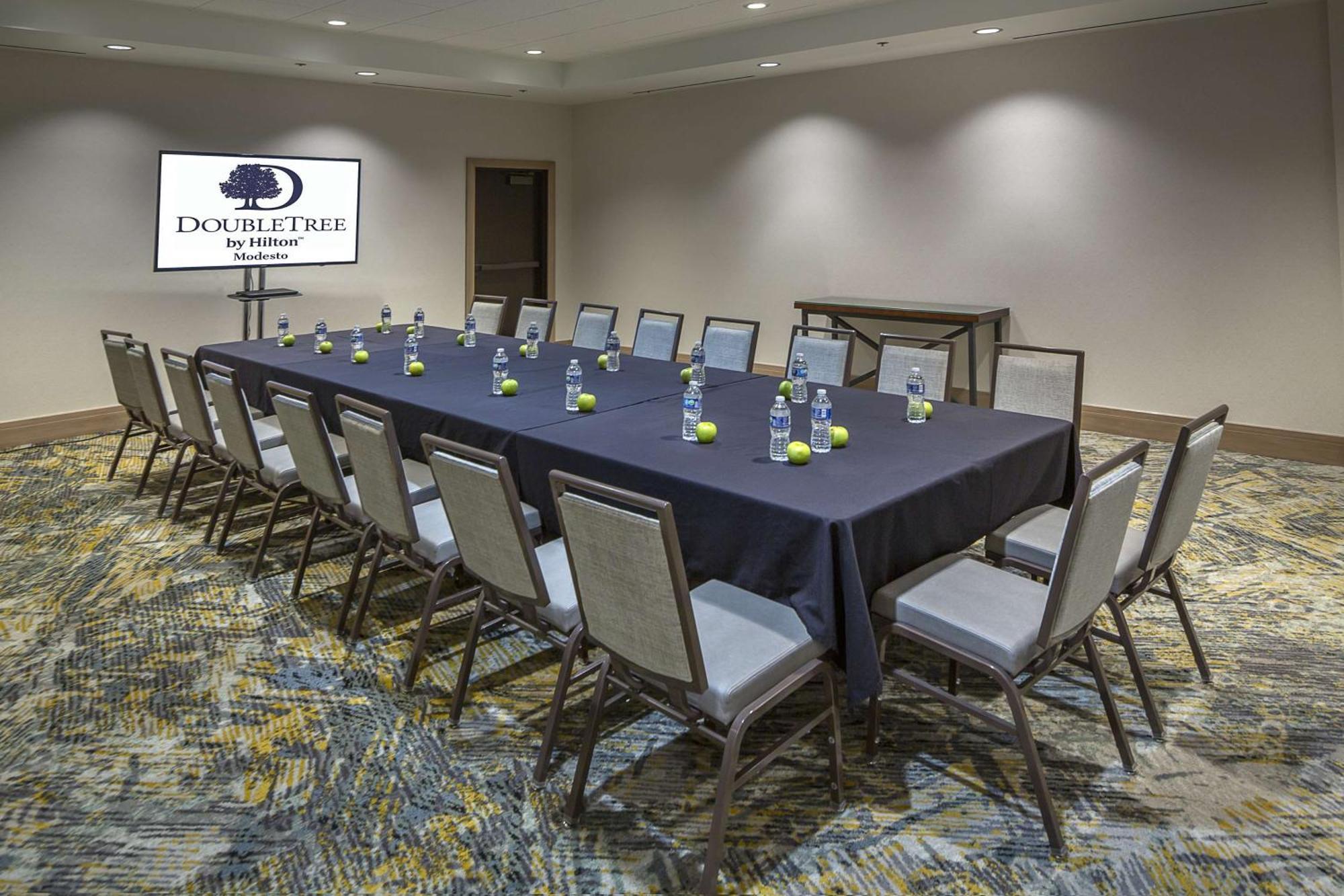 Hotel Doubletree By Hilton Modesto Zewnętrze zdjęcie